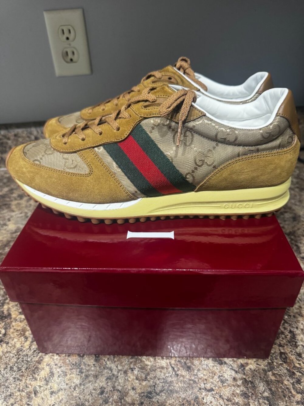 Gucci Tennis Shoes, Men's 9